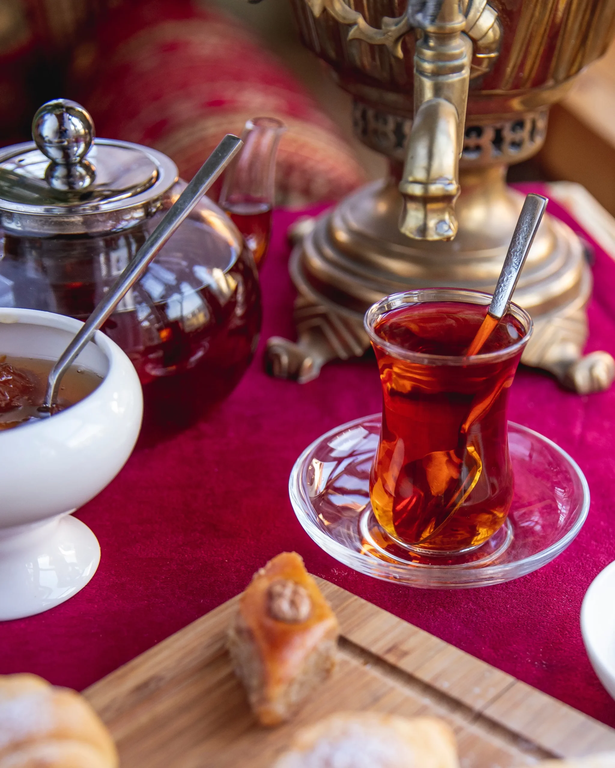 tea-with-pakhlava-side-view